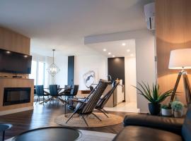Bright Condo with Pool and Stunning View, Hotel in Baie-Saint-Paul