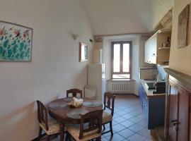 Dimora Fenni - Appartamento elegante nel cuore di Monte Isola con Wi-Fi e aria condizionata, Hotel in Monte Isola