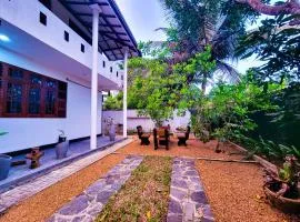 Aa Villa in Hikkaduwa