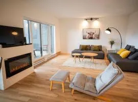 Chic Condo - Stunning View & Quiet