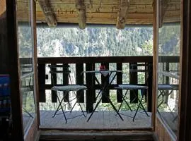 Lieu Secret dans les Alpes Suisses