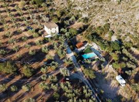 Al Casolare, hotel em Ofena