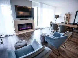 Chic Condo - River View & Comfort with Pool