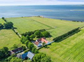 Holiday Apartment With Sea View On Strynø, hotelli kohteessa Rudkøbing