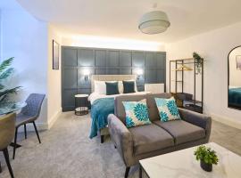 Host & Stay - The Langley Hotel، فندق في ويتبي