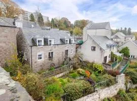 Riverside Home In Perth