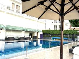 The Amerin Inn & Suites , Gomti Nagar Lucknow, allotjament amb cuina a Lucknow