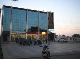 Bharat Inn Hotel And Restaurant, hotel in Nakhtarāna