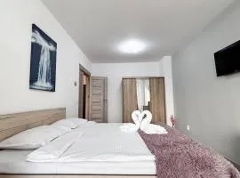 Soft Landing - Airport Apartment with Parking