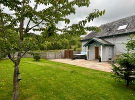 Chauffeur's Cottage with Hot Tub, hotel in Cray