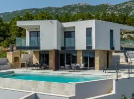 Modern villa Luce with sea view in Peljesac