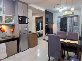 CENTRAL JAKARTA THAMRIN RESIDENCE APARTMENT luxurious 2-BEDROOM New furniture 60M scbd beside 3 MALLS