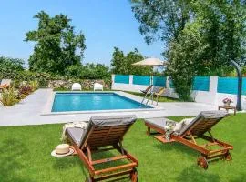 Villa Gravisi by Villa Plus