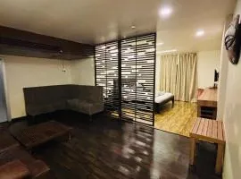 THE SLATE HOTEL NUMGAMBAKKAM Near US EMBASSY & APPOLLO HOSPITAL