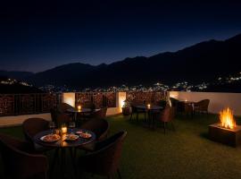 The Grand Him Queen-Centrally Heated & Air Cooled # Near Mall Road # Big Parking # Lift # Spacious Rooms # Most Awarded # Property Of The Year #, kh&aacute;ch sạn gần Kangra Airport - DHM, McLeod Ganj