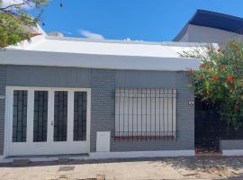 CASA BARRIO UNIVERSITARIO Nicaragua 920, hotel v destinaci Bahía Blanca