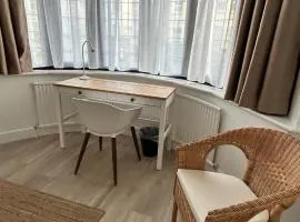 Luxury Suits on Piccadily Line Room No1