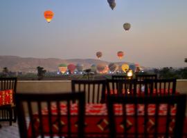 Saray El Omda - Wellness & Retreat Village, hotel con estacionamiento en Luxor