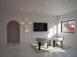 The Nicho House 4BD Ultra Modern Adobe Near Plaza