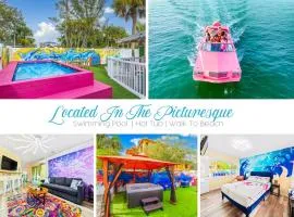 Modern Bright Escape Mins Beach, Pool, Hot Tub