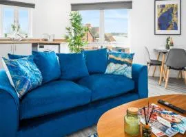 Modern Two Bed Apartment - Sleeps 3 - Parking - Netflix 50C