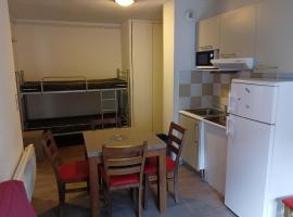 Chalets de L Isard D N35 2P6, hotel em Les Angles