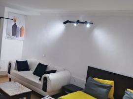 Short Let Apartments in Lagos Business School Lekki Ajah, hotel a Lekki