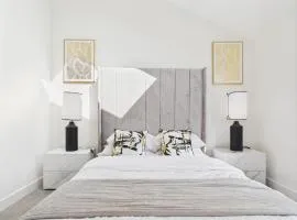 Modern Townhouse with Garden and Log Fire