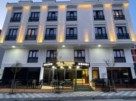 HillTown Airport Hotel & Restaurant