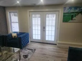 Shrewsbury King Suite | 100in TV + Shower