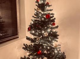 Beeston town house - Sleeps 4, hotel in Beeston