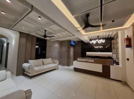 Hotel Divine, hotel em Junagadh