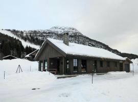 Cabin With Ski Inout Near Stryn Alpine Resort, hotel v mestu Stryn