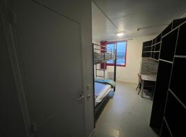 HOTEL et RESIDENCE GARGES STALINGRAD, hotel i Garges-lès-Gonesse