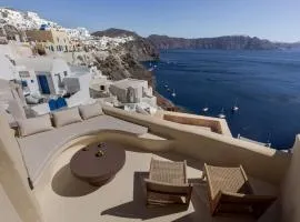 Caldera's Dream Cave House with hot tub & sea view