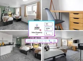 City Centre Studio 9 with Kitchenette, Free Wifi and Smart TV with Netflix by Yoko Property