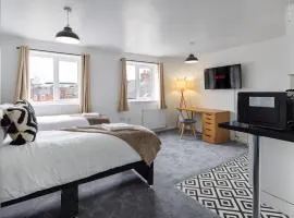 City Centre Studio 9 with Kitchenette, Free Wifi and Smart TV with Netflix by Yoko Property