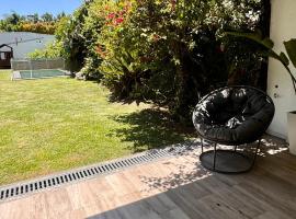 PH tipo casa, con parque y pileta, en La Plata , barrio norte, hotel i La Plata