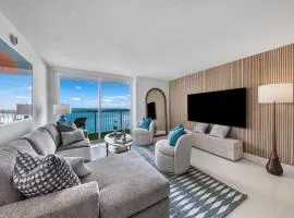 Prime Location Condo - Free Parking