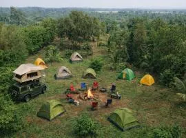 TrailfourWD Riverfront Adventure Camp & Outdoor Retreat