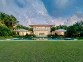 The Grand Beachfront All-Inclusive Villa