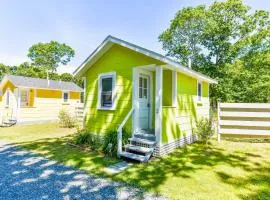 4 Min Drive to Bayside Beaches