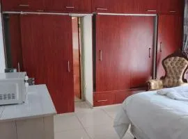 Ikhutseng Guesthouse