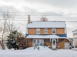 Brick River Escape 1909 Historic Home