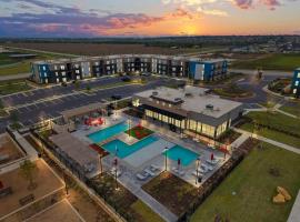 Luxury Austin Stay Near St Davids Pool and Gym，Jarrell的飯店