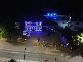 Sussex Lodge Contractors House