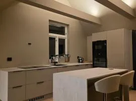 Top floor apartment 3 minute from City central