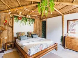 Gîtes Mas des rochers - Case bambou avec Spa