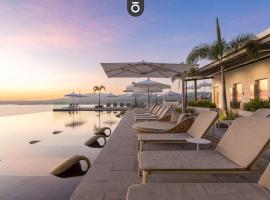 UDARA - Luxury Beachfront Living with Pools Gym Spa & Dining: Bucerías şehrinde bir otel