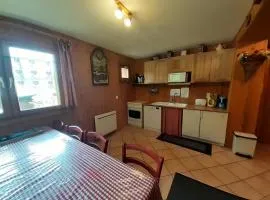 Chalet - 4 Pièces pour 6 Personnes MAE-4053